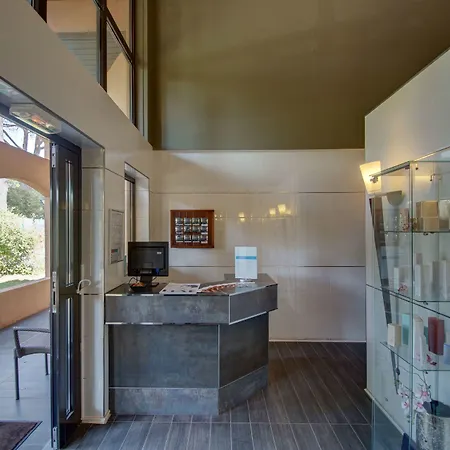 Szálloda Golf De Valescure & Nuxe