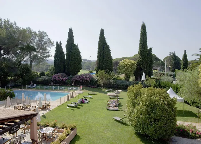 Golf De Valescure & Nuxe Отель
