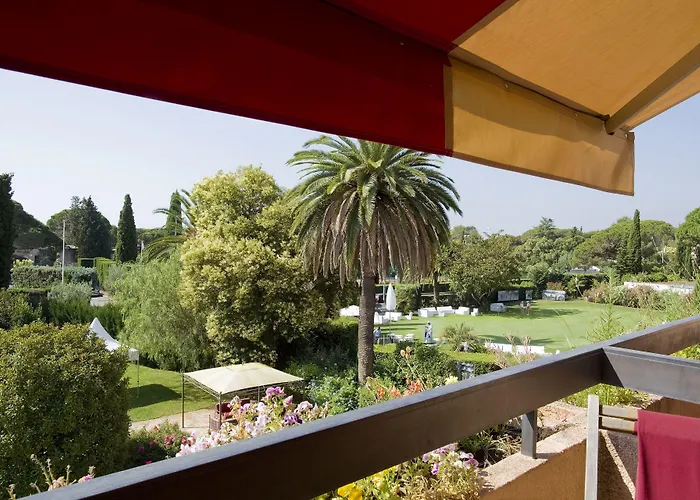 فندق Golf De Valescure & Nuxe 4*