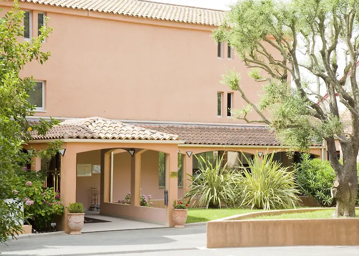 Golf De Valescure & Nuxe فندق 4*