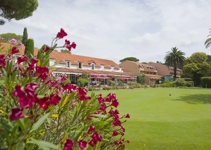 Golf De Valescure & Nuxe Отель