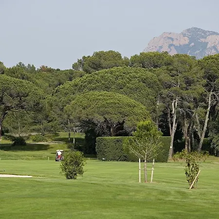 Golf De Valescure & Nuxe 4* Saint-Raphaël