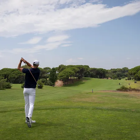 Golf De Valescure & Nuxe Otel Saint-Raphaël