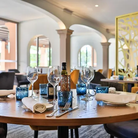 Golf De Valescure & Nuxe 4* Saint-Raphael (Var)