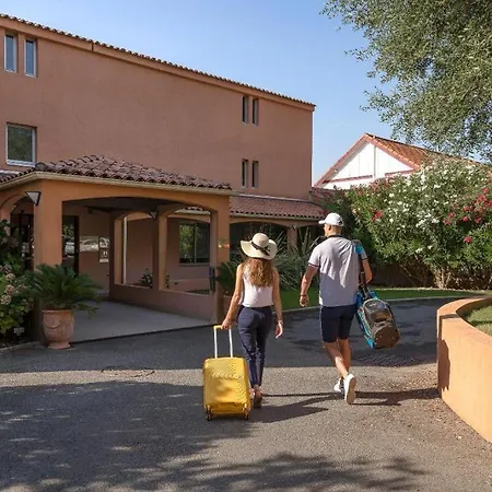 Golf De Valescure & Nuxe Ξενοδοχείο 4*